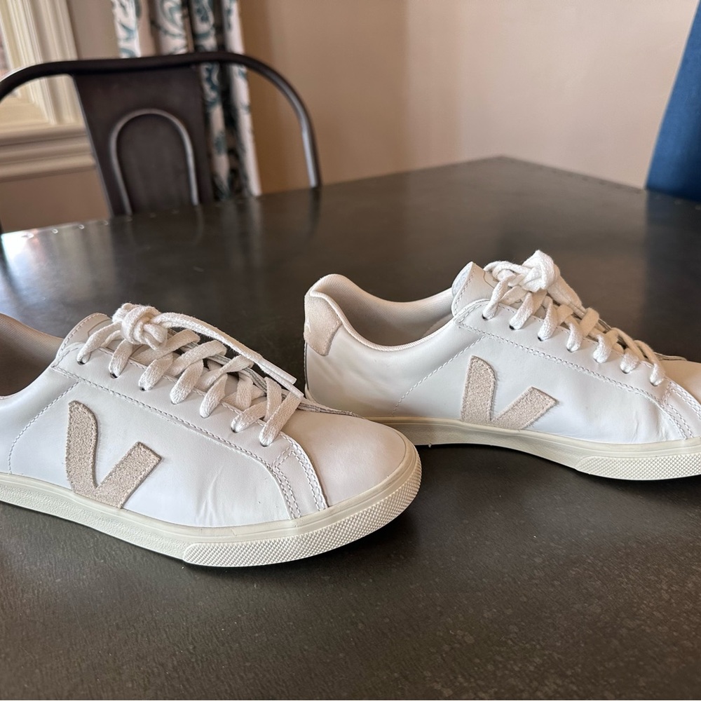 Veja Sneakers Size 38
